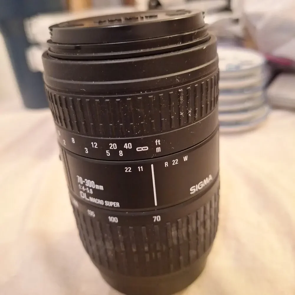 Sigma 70-300mm F4-5.6 DL Macro Camera Lens for Sigma SA/Minolta Mount Japan